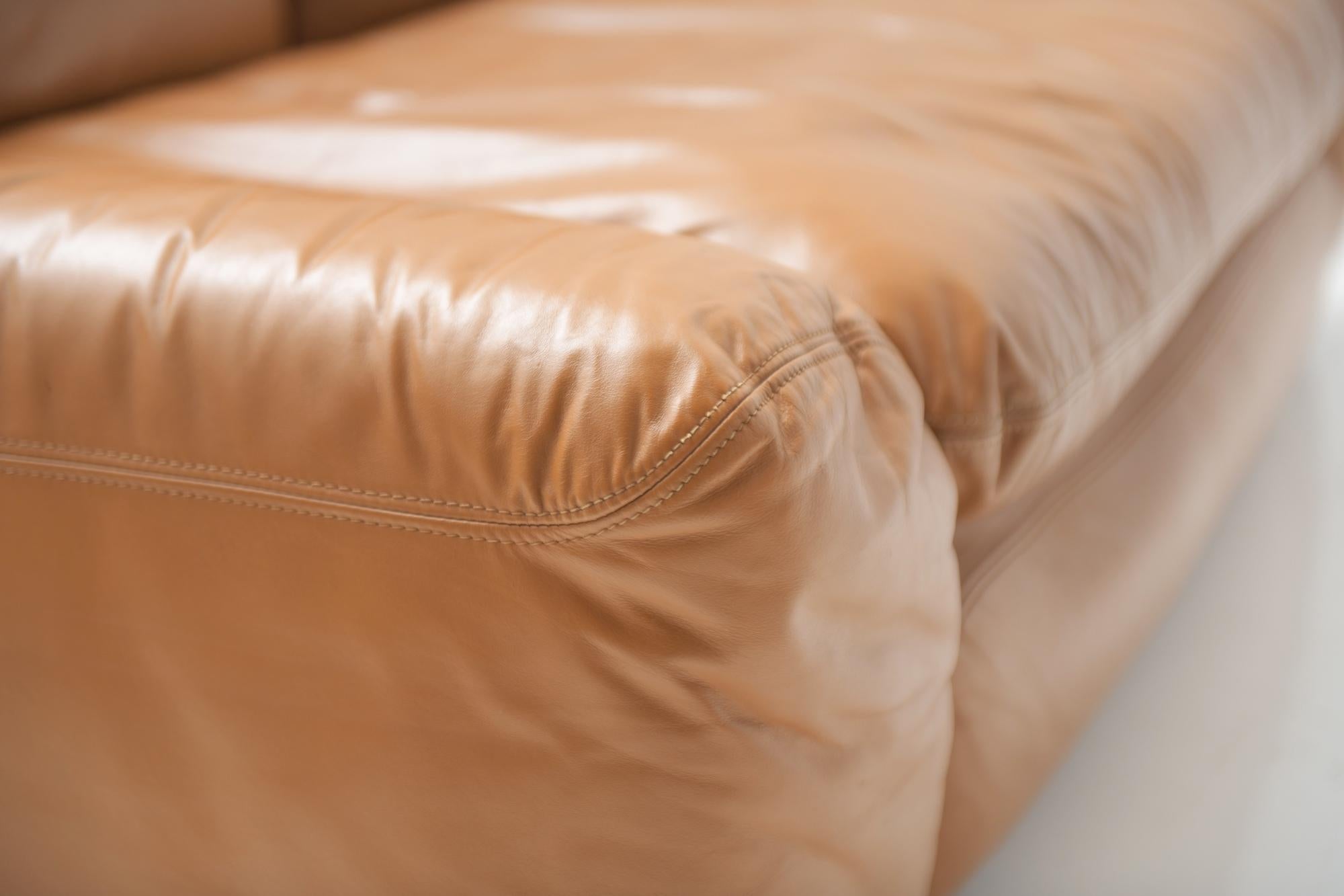 Cognacfarbene Vintage-Sofa aus Leder von Cini Bouri für Arflex Italien im Angebot 3