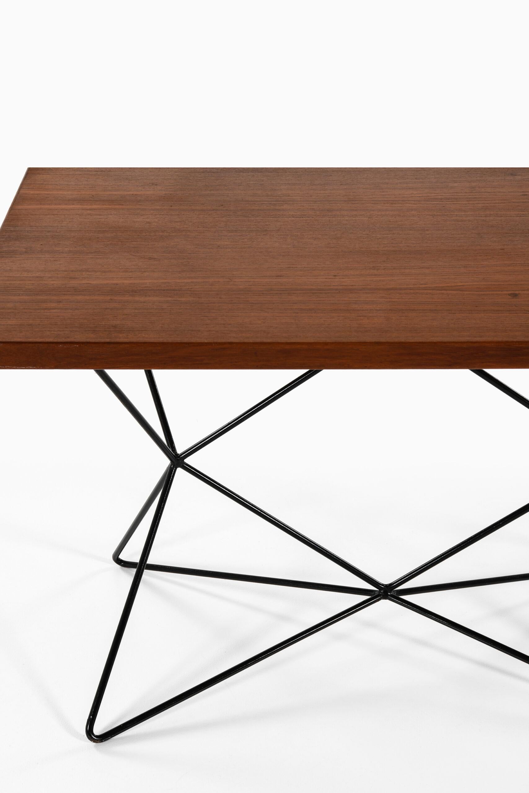 Scandinave moderne Bengt Johan Gullberg table modèle A2 produite par Gullberg Trading Company en vente