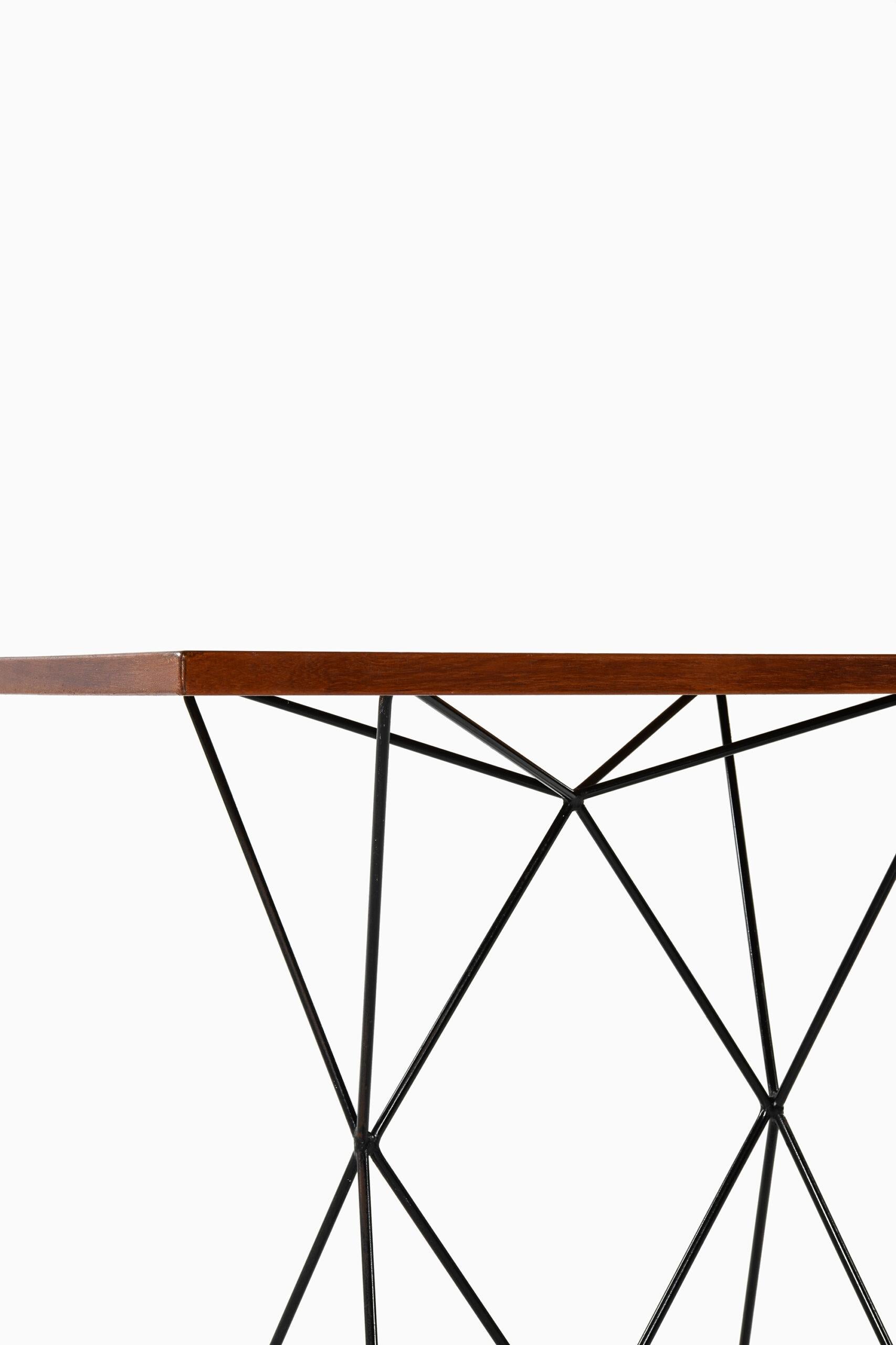 Métal Bengt Johan Gullberg table modèle A2 produite par Gullberg Trading Company en vente