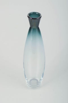 Bengt Orup pour Johansfors. Vase en verre mince, modèle "Tona". Suède, années 1950