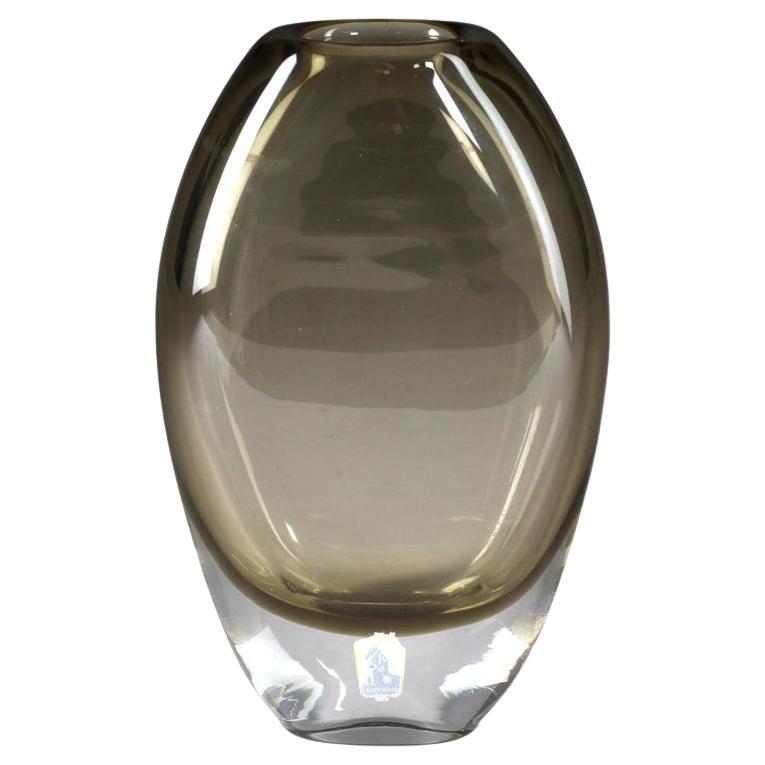 What is a swung vase?