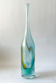 Vase à bouteille en verre soufflé de style moderniste suédois Bengt Orup pour Johansfors