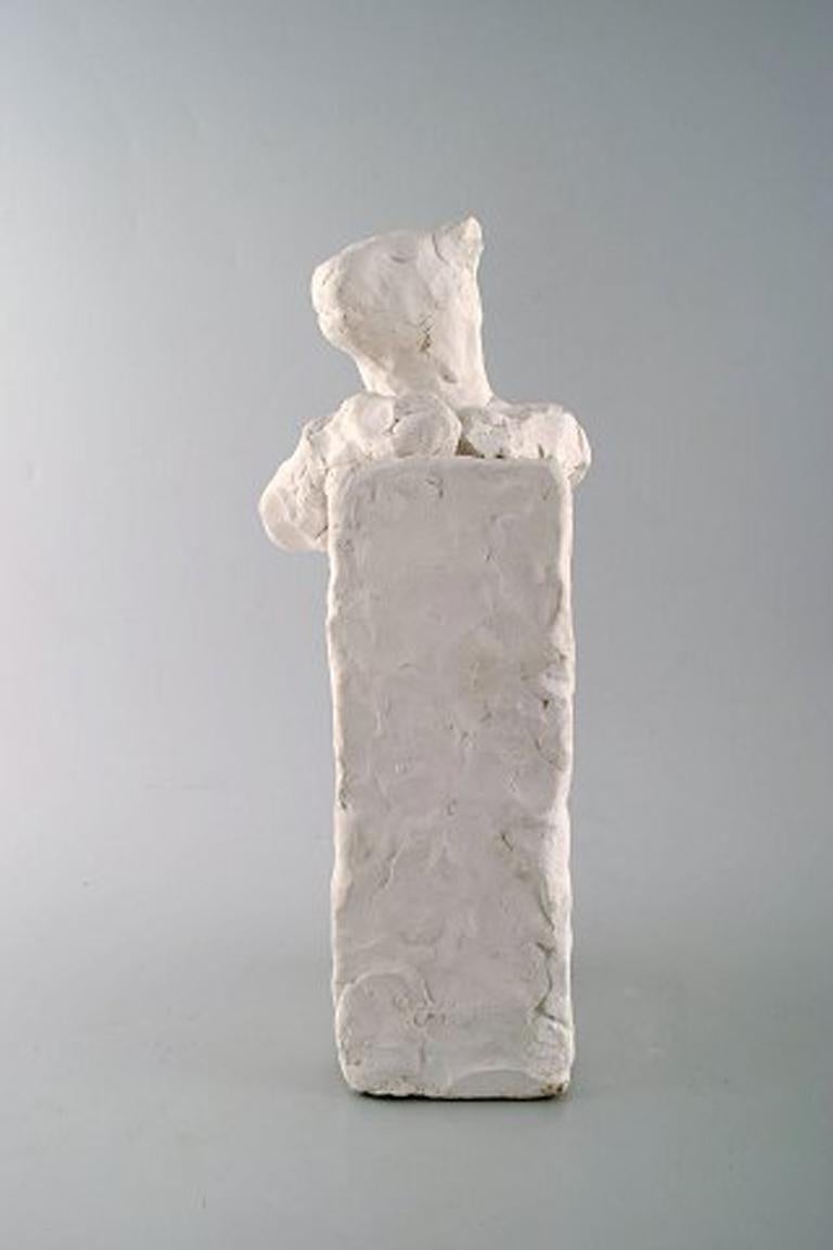 Bengt Pontus Kjerrman, dänisch-schwedischer Bildhauer. Skulptur aus Gips. Datum von 1996.
In sehr gutem Zustand.
Unterzeichnet und datiert.
Maße: 34 x 15 cm
Pontus Kjerrman ist Teil der Führungsgruppe der Corner Artists Association, die jährlich