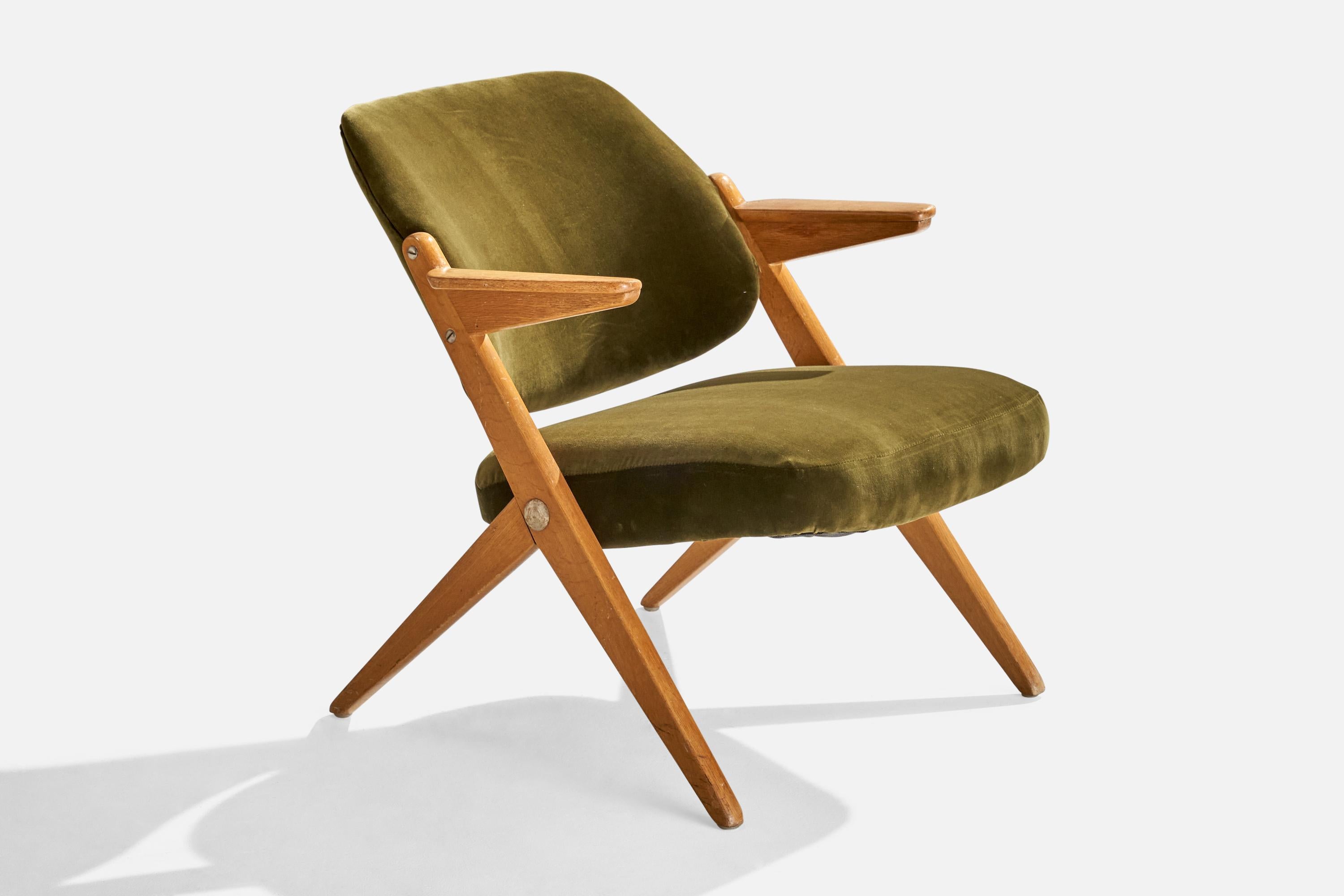 Bengt Ruda, Lounge Chairs, Oak, Velvet, Sweden, 1950s In Good Condition For Sale In High Point, NC