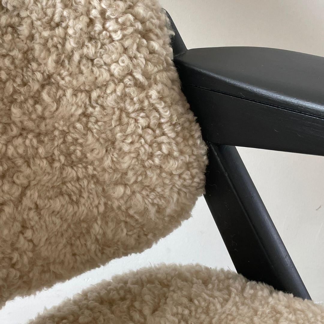Oak Bengt Ruda Triva Lounge Chair in Sheepskin, Sweden, 1950s For Sale