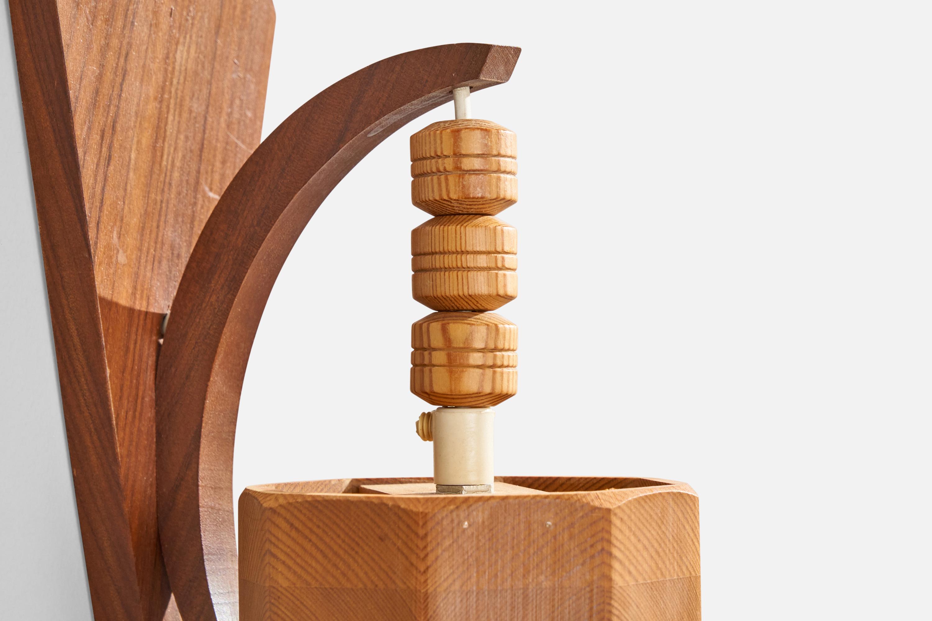 Bengt Slöjdare, Wall Light, Pine, Sweden, 1970s For Sale 1