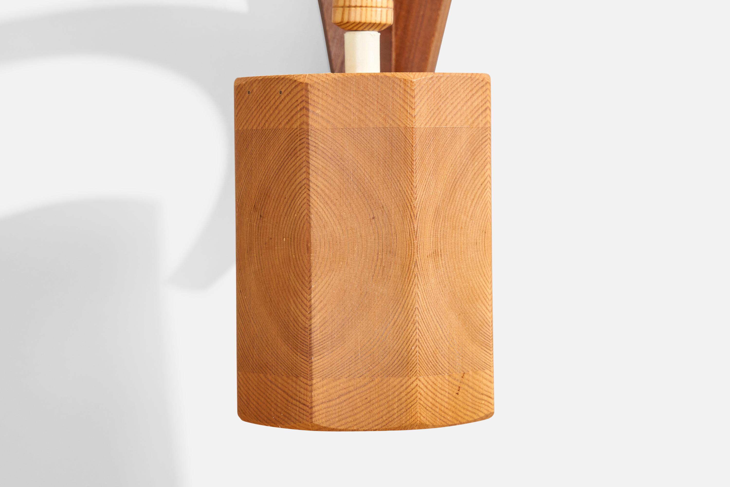 Bengt Slöjdare, Wall Light, Pine, Sweden, 1970s For Sale 2