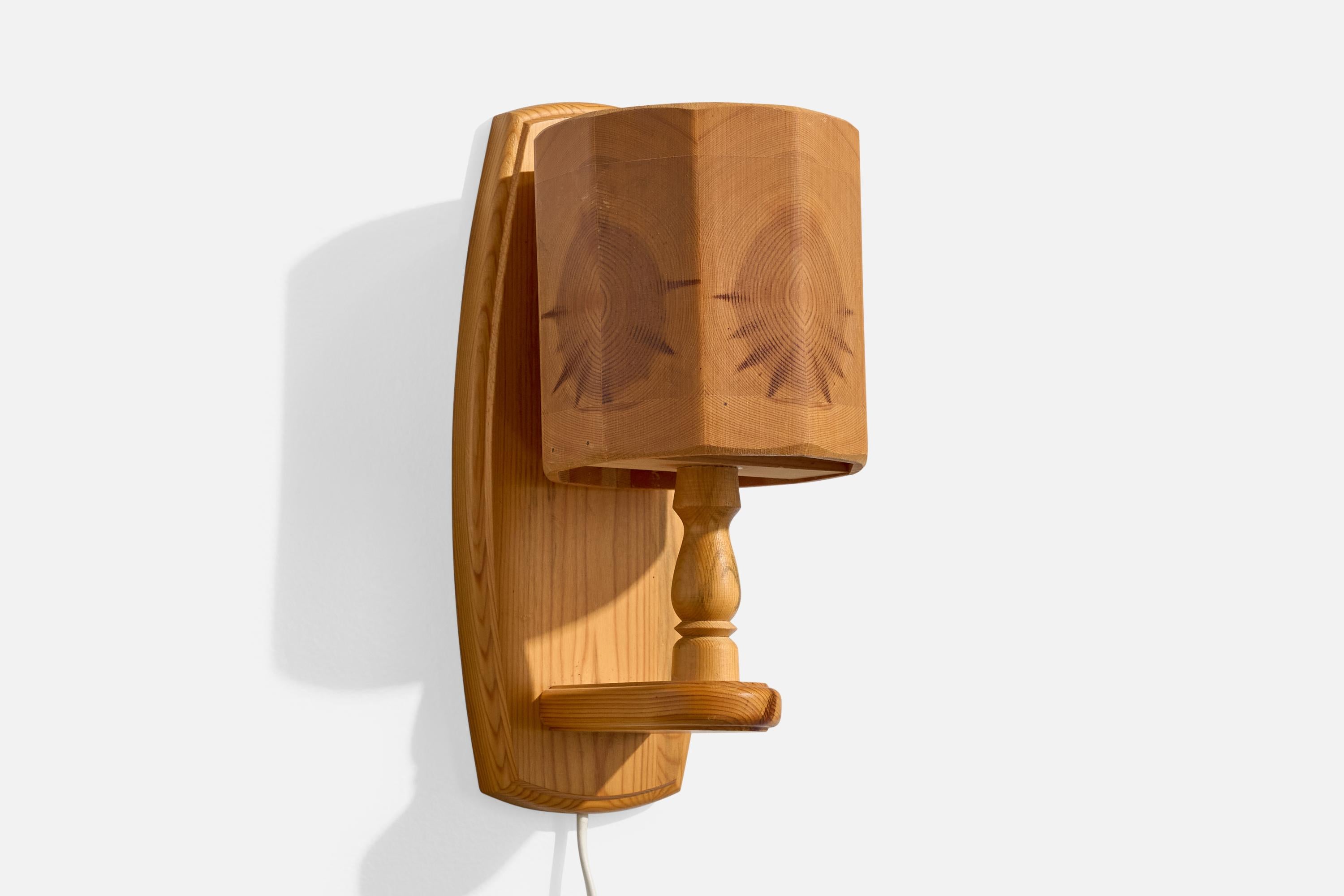 Late 20th Century Bengt Slöjdare, Wall Lights, Pine, Sweden, 1970s For Sale
