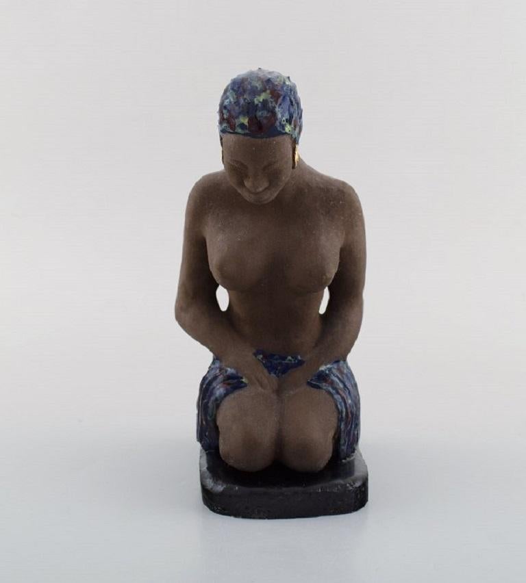 Mid-20th Century Bengt Wall, Sweden, Balinese Girl in Raw and Glazed Ceramics, 1950s For Sale