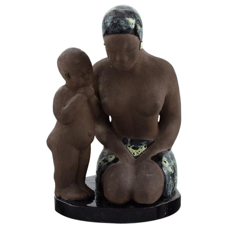 Bengt Wall, Sweden, Balinese Girl with Child in Raw and Glazed Ceramics, 1950s For Sale