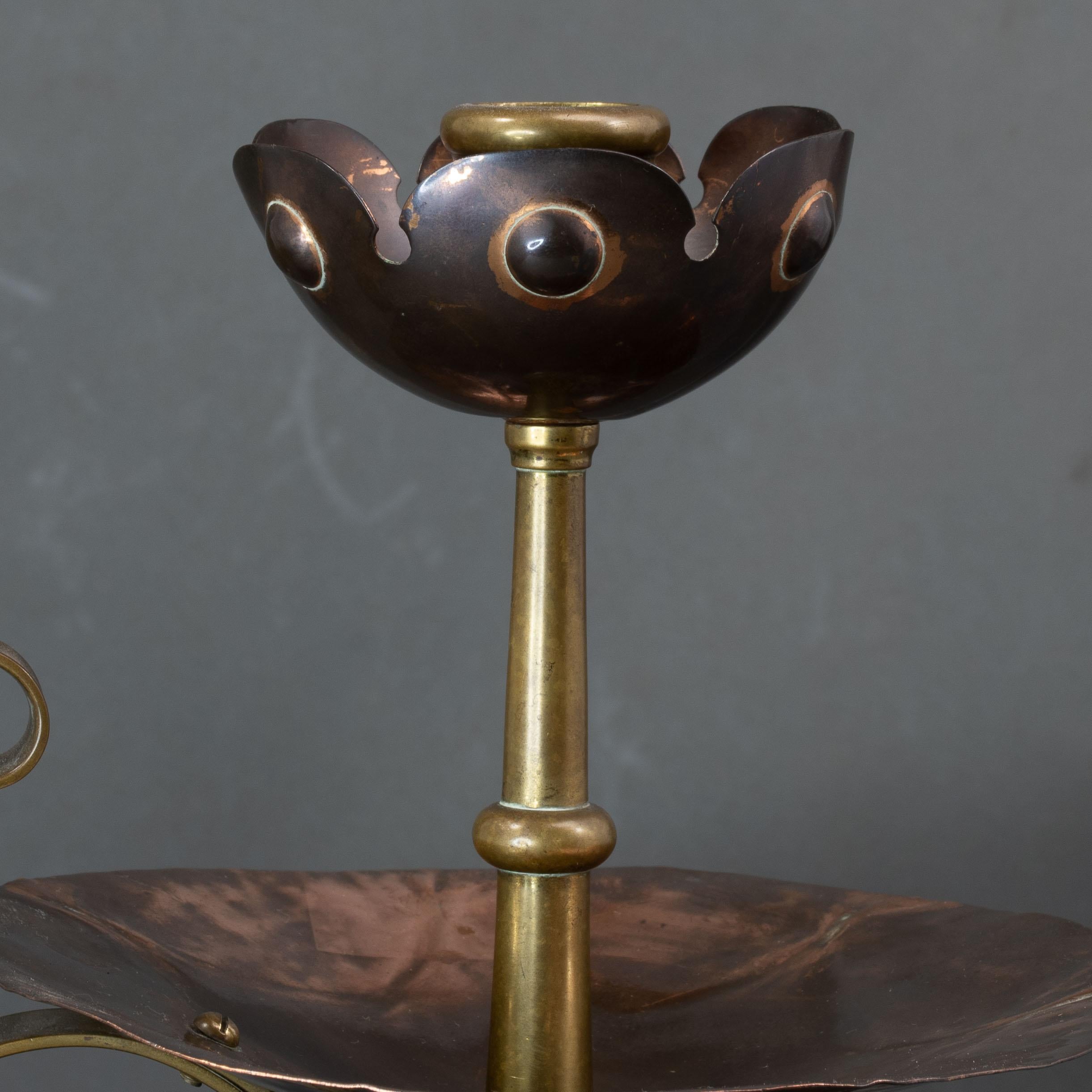 Benham & Froud. Coppia di portacandele da notte in rame Arts & Crafts con testa di fiore in vendita 5