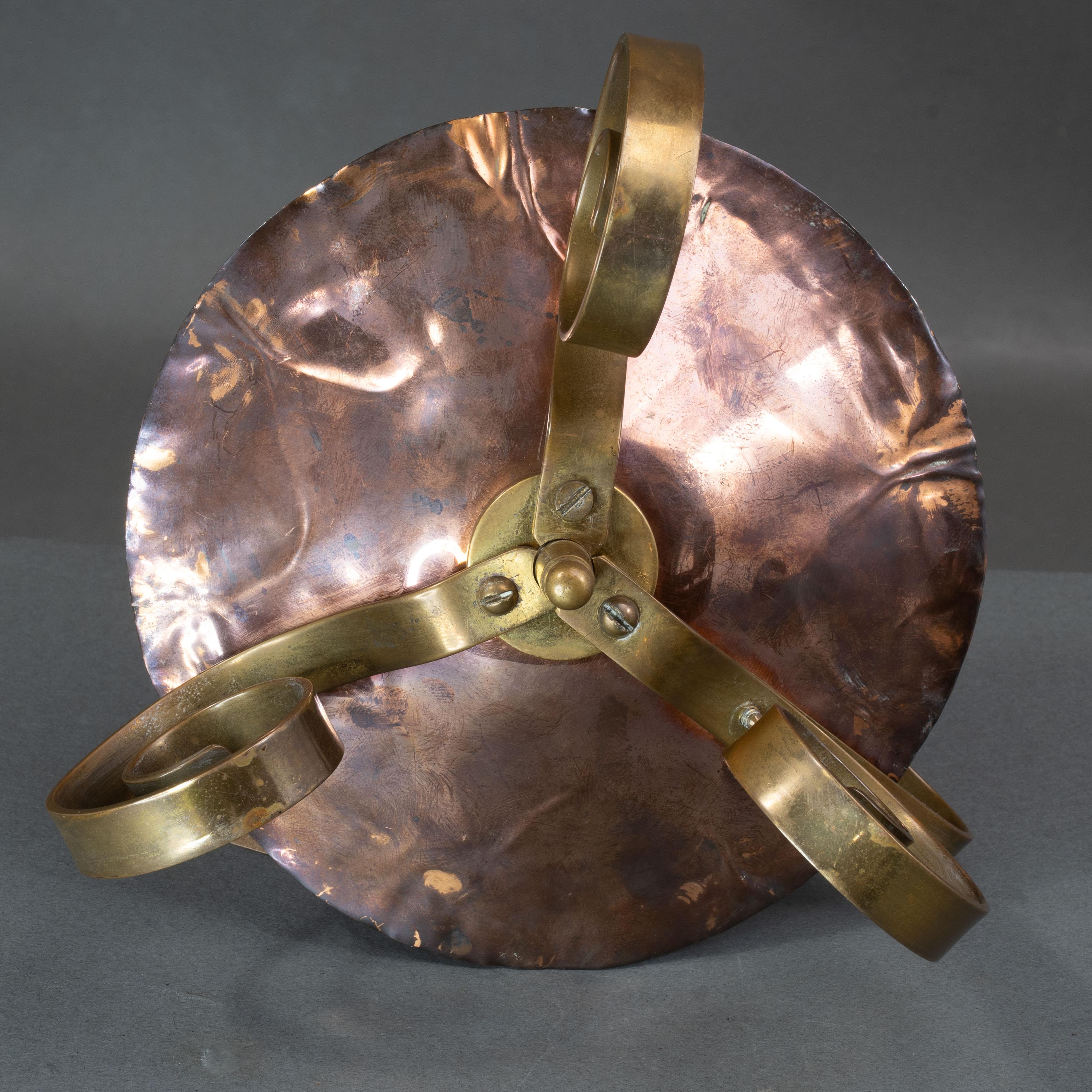 Benham & Froud. Coppia di portacandele da notte in rame Arts & Crafts con testa di fiore in vendita 12