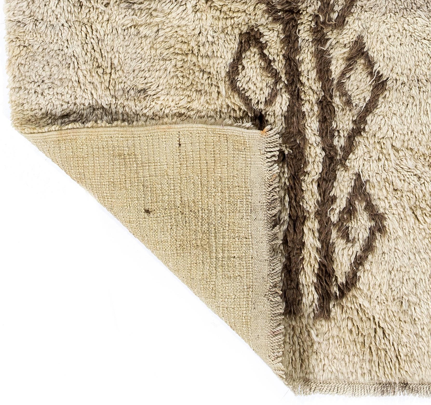 Contemporary Beni Ourain Design Tulu Rug, 100% Natural Wool. Hand-knotted Moroccan Carpet For Sale