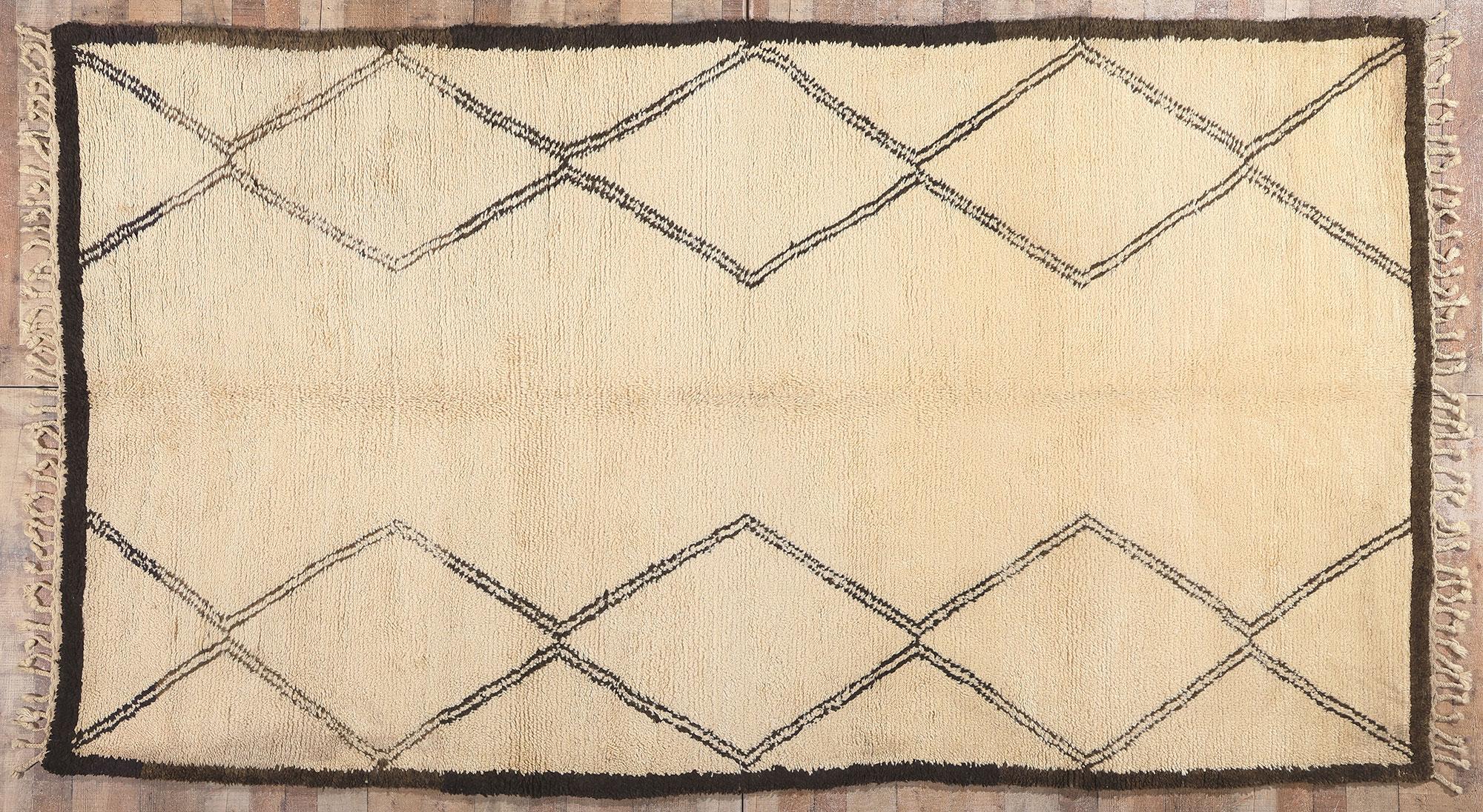 Marokkanischer Beni Ourain-Teppich im Vintage-Stil, Mid-Century Modern trifft auf minimalistischen Stil im Angebot 2