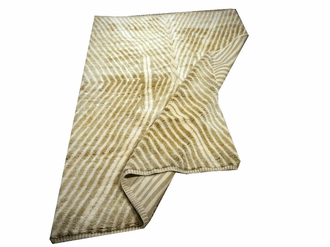 Tapis marocain Beni Ourain collection Djoharian beige motif tribal nord-africain en vente 6