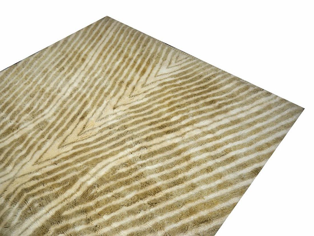 Tribal Tapis marocain Beni Ourain collection Djoharian beige motif tribal nord-africain en vente