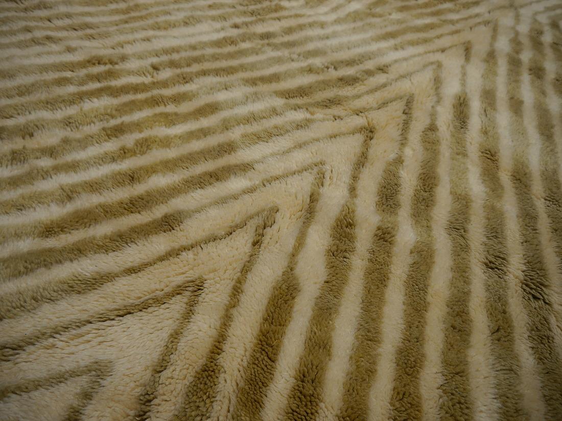 Laine Tapis marocain Beni Ourain collection Djoharian beige motif tribal nord-africain en vente