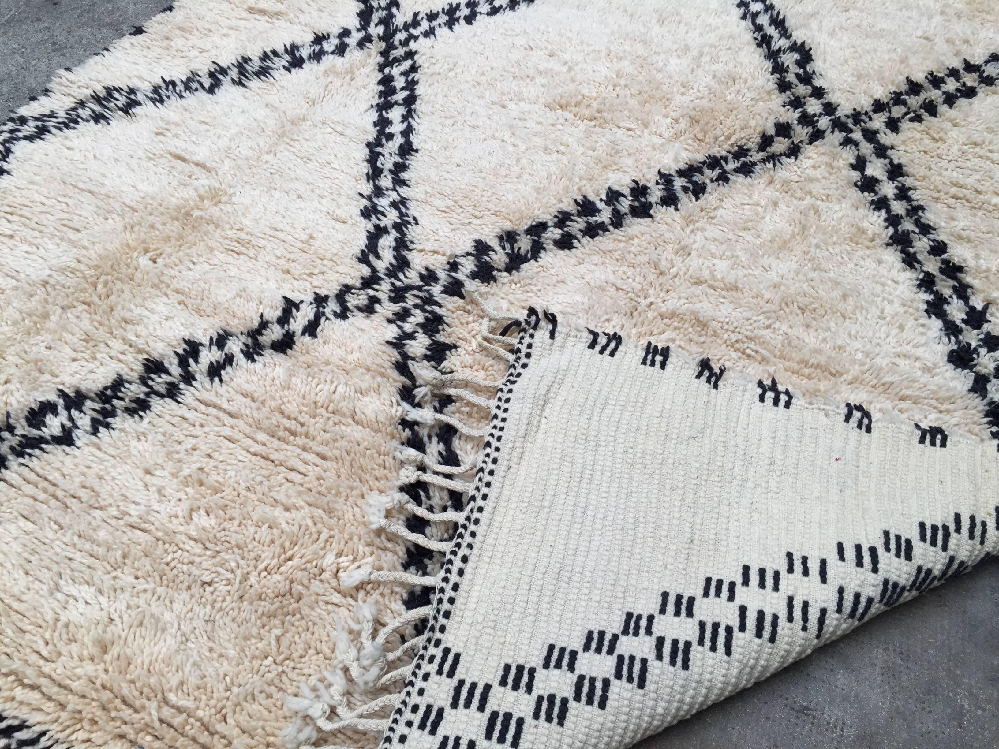Contemporary Beni Ourain Rug, Moroccan Berber Carpet