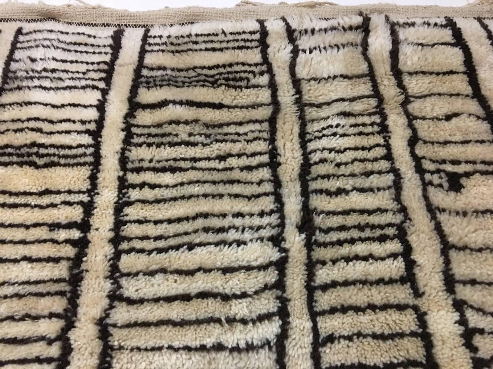 Wool Beni Ourain Vintage Rug in 