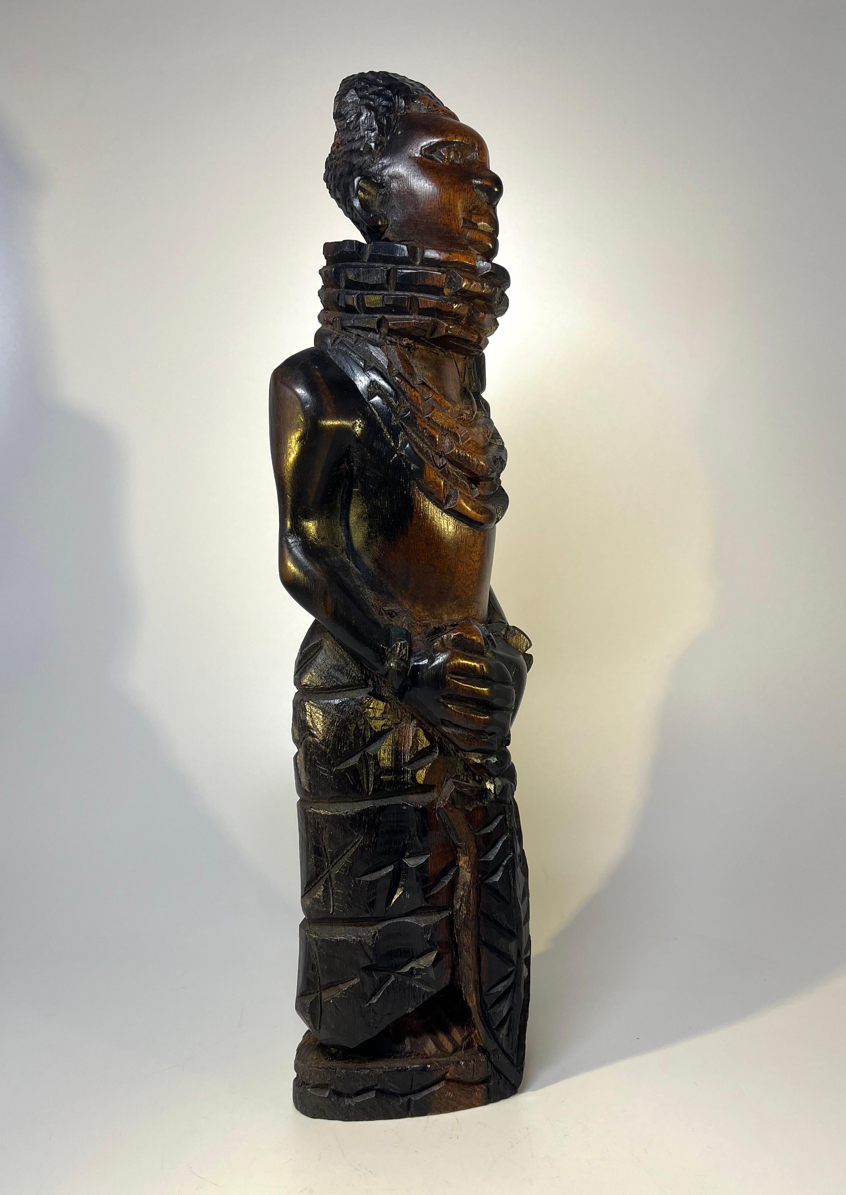 Sculpture en ébène du Royaume de Benin d'un jeune roi Oba, Nigeria en vente 3