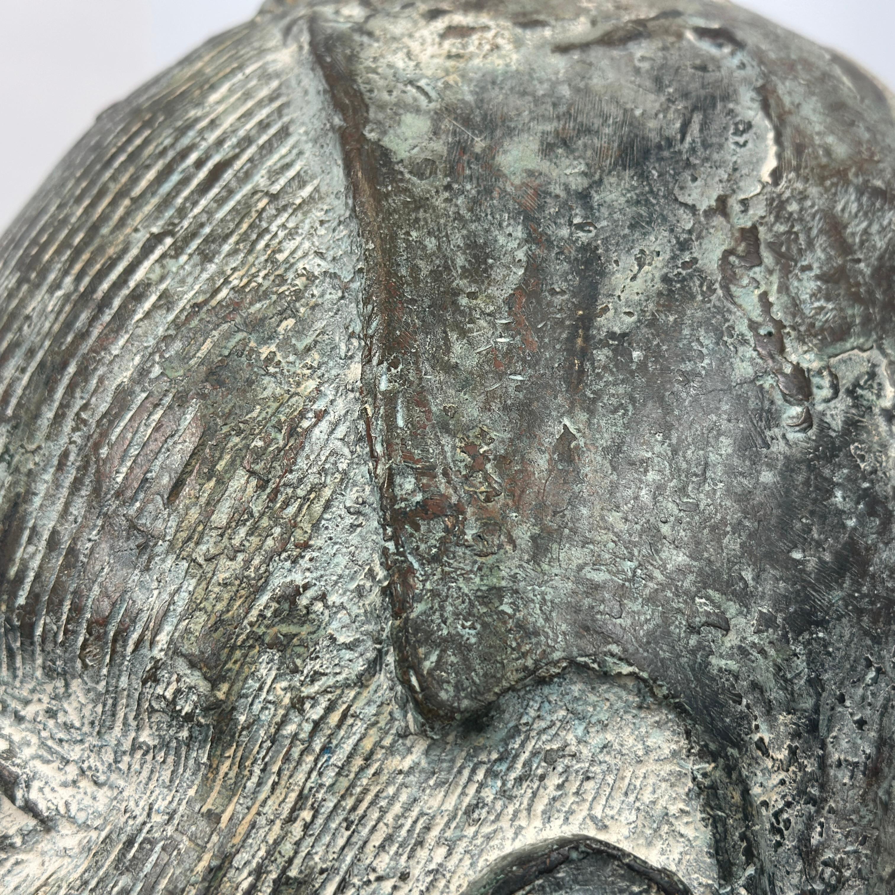 Tête en bronze patiné du Bénin en vente 3