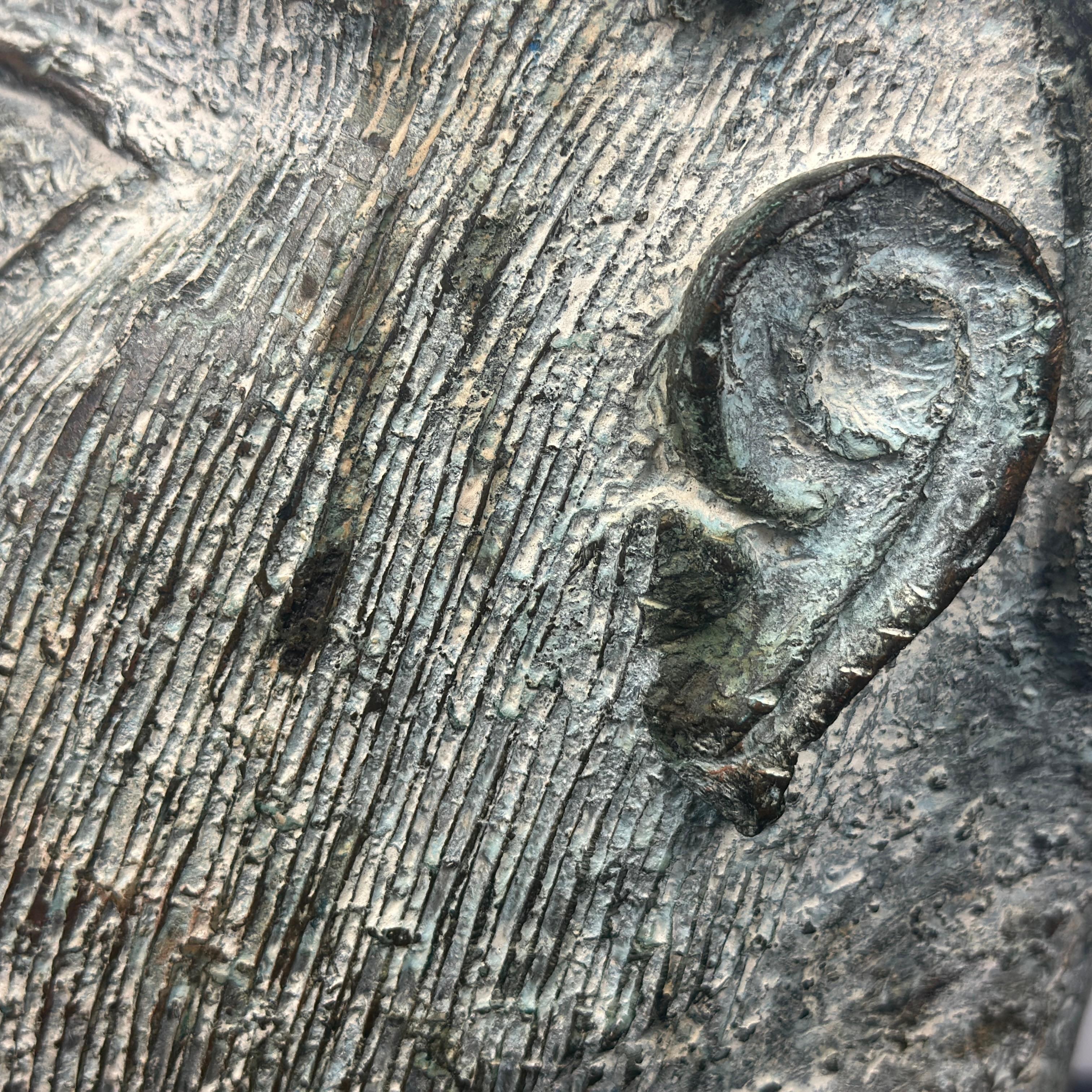 Tête en bronze patiné du Bénin en vente 4