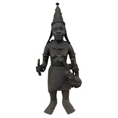 Große 35" Benin-Bronze-Skulptur eines Oba-Kriegers