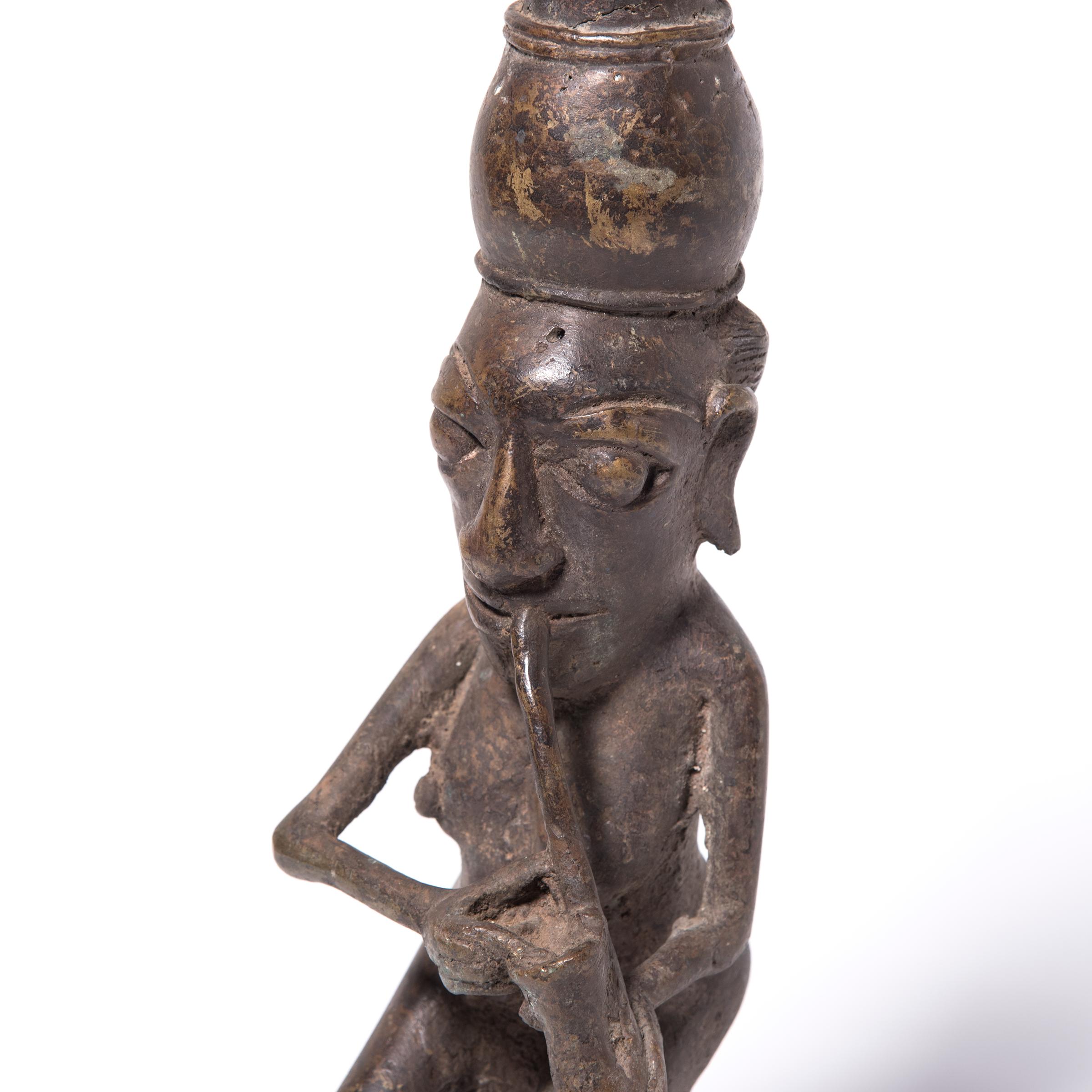 Benin-Style Bronze Figural Pipe Mouthpiece In Good Condition For Sale In Chicago, IL