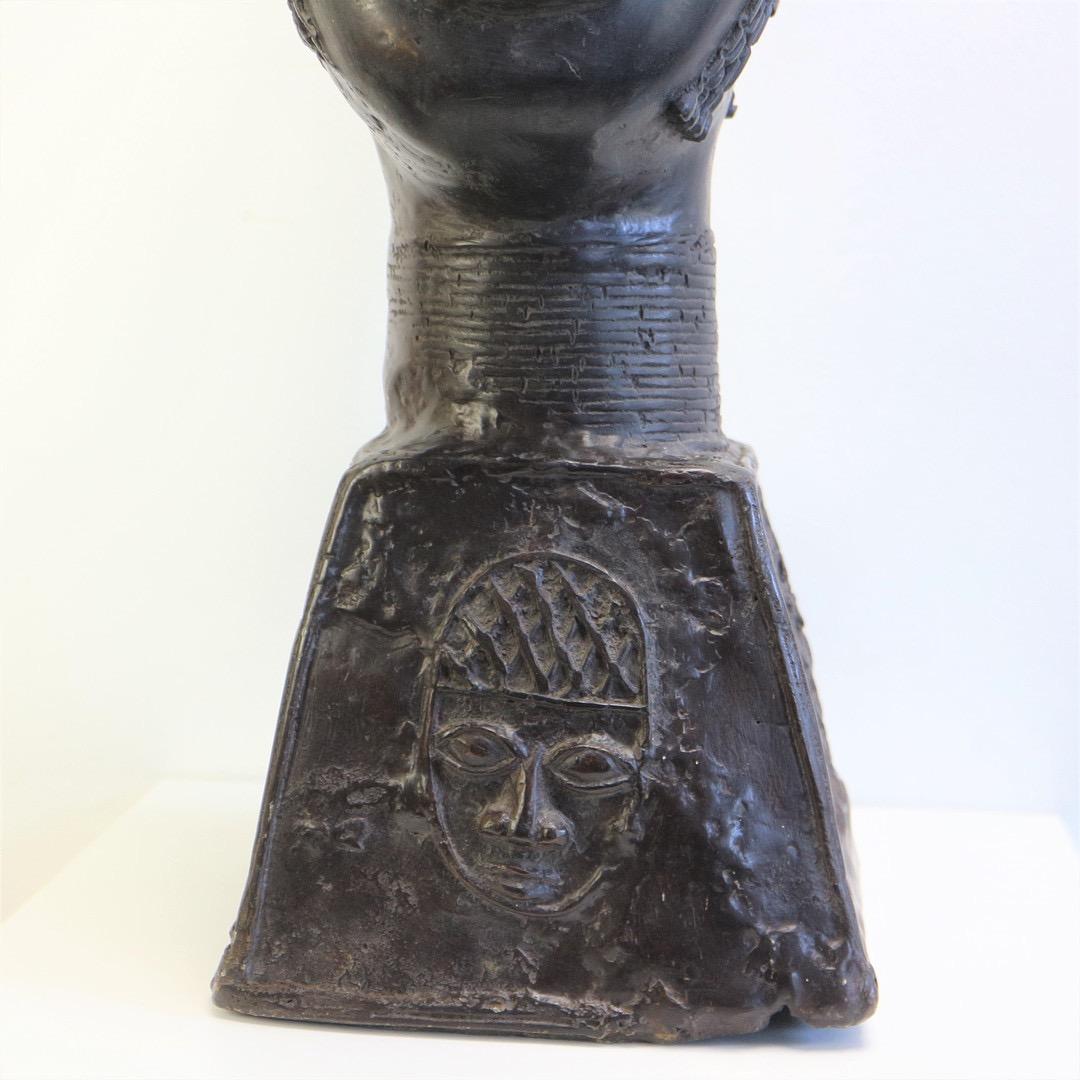 Cast Benin Style Bronze Head of a Mother Queen, Nigeria, 20th Century For Sale