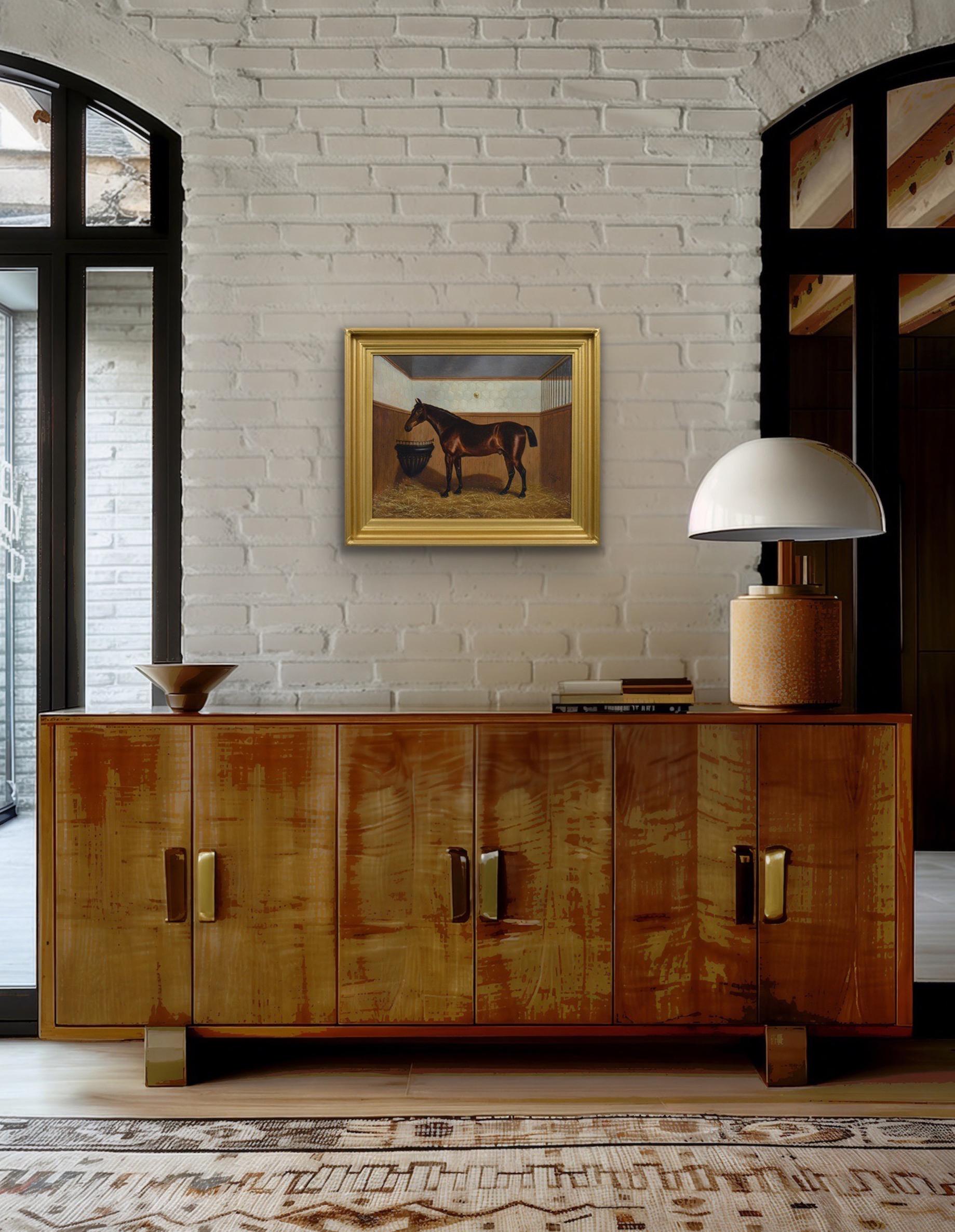 Peinture à l'huile du 19e siècle représentant un cheval bai dans une écurie en vente 2