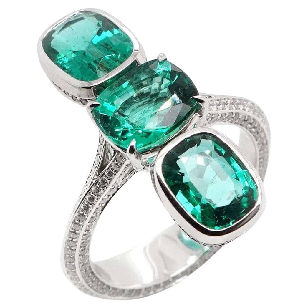 BENJAMIN FINE JEWELRY 1.41 cts Trio Cushion Emerald 18K Ring