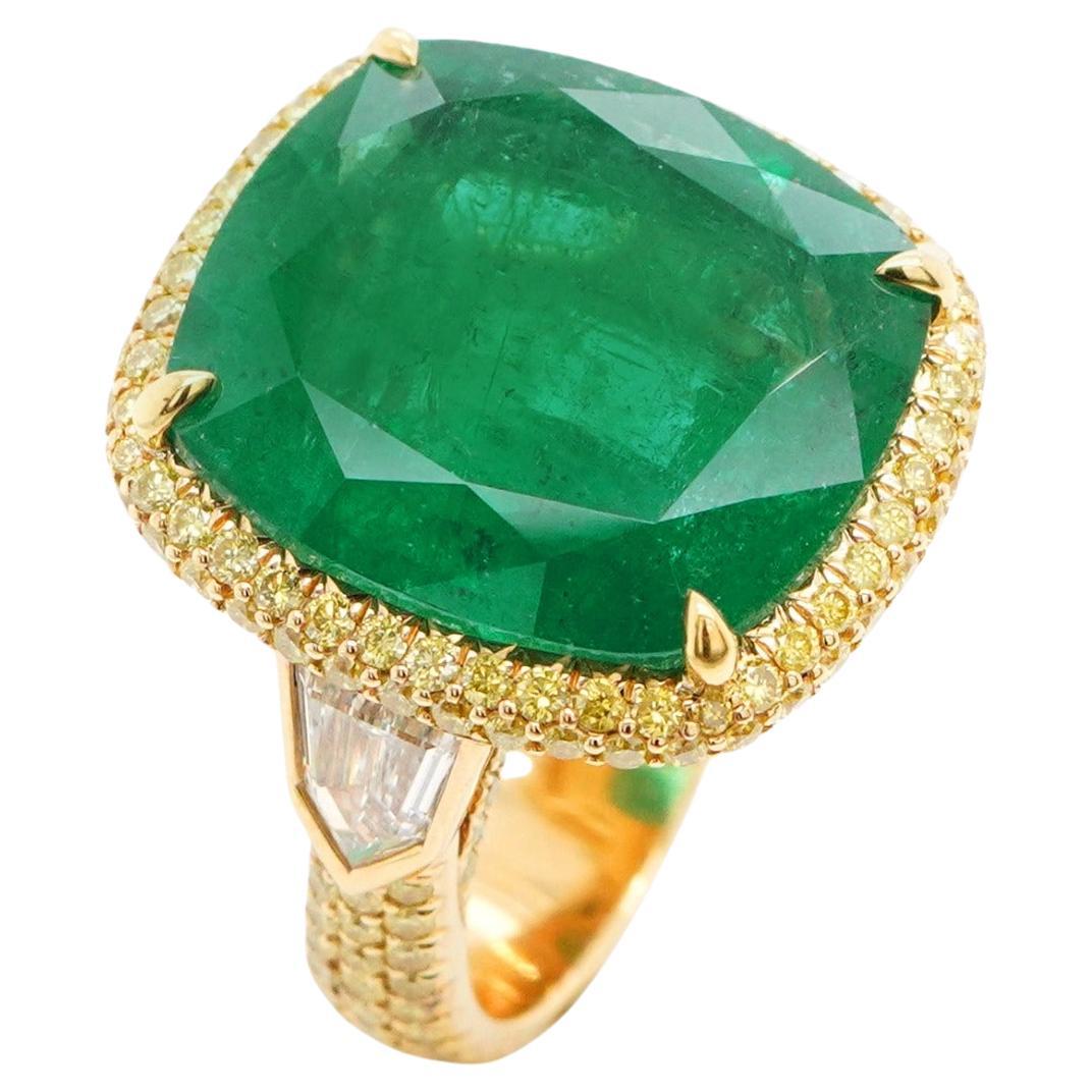 BENJAMIN FINE JEWELRY 15.25 cts Emerald with Diamond 18K Ring For Sale