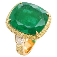 BENJAMIN FINE JEWELRY 15,25 Karat Smaragd mit Diamantring aus 18 Karat