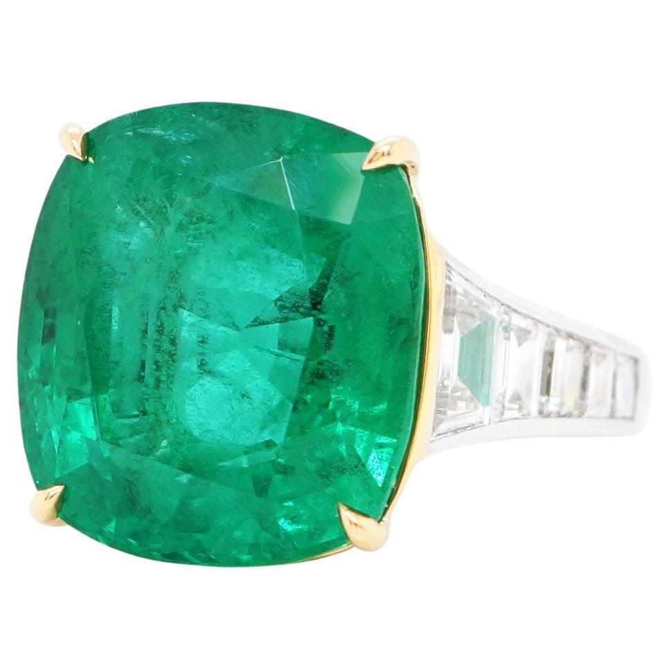 BENJAMIN FINE JEWELRY 15.26 cts  Emerald with Diamond 18K Ring For Sale