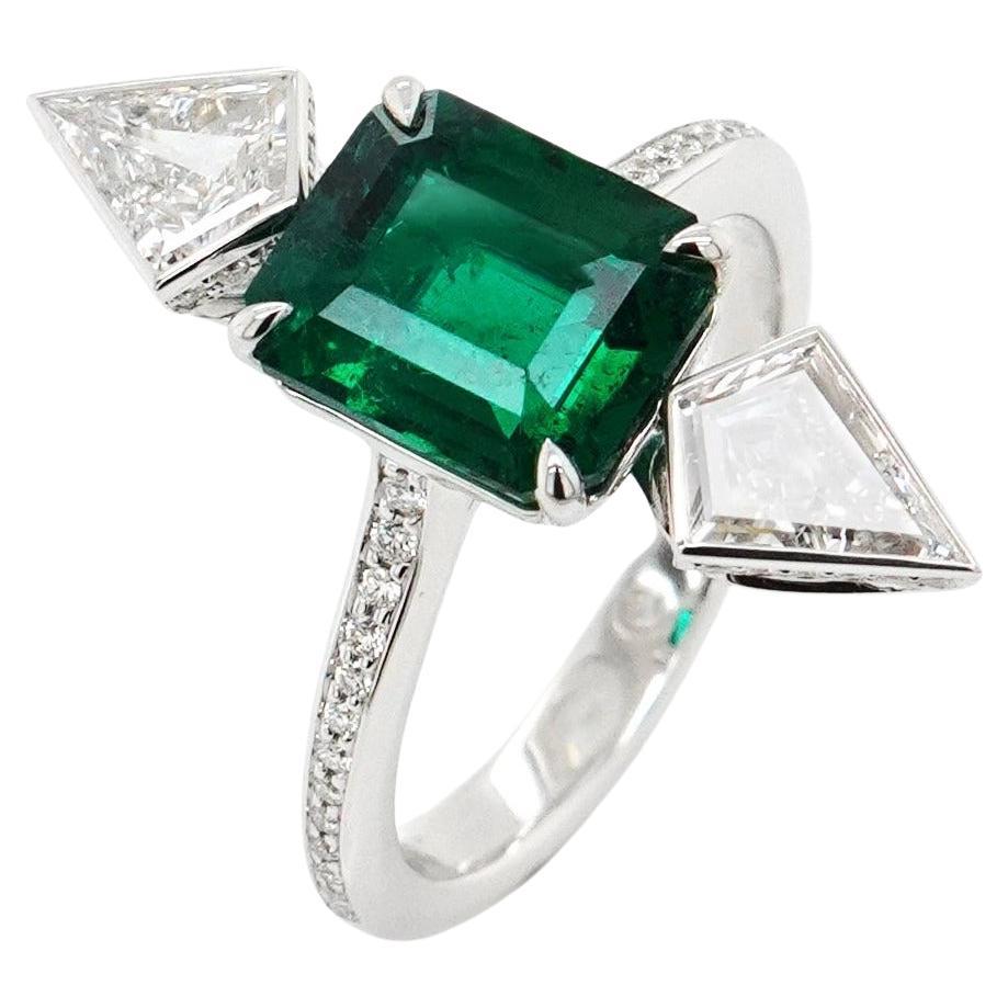 BENJAMIN FINE JEWELRY 2.48 cts Emerald with Diamond 18K Ring For Sale