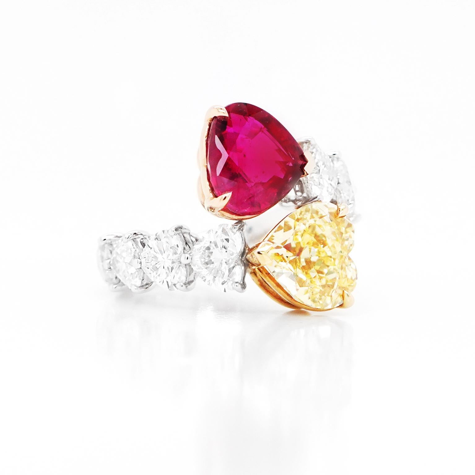 Modern BENJAMIN FINE JEWELRY 3.26 / 2.94 cts Unheated Ruby with Fancy Diamond 18K Ring For Sale