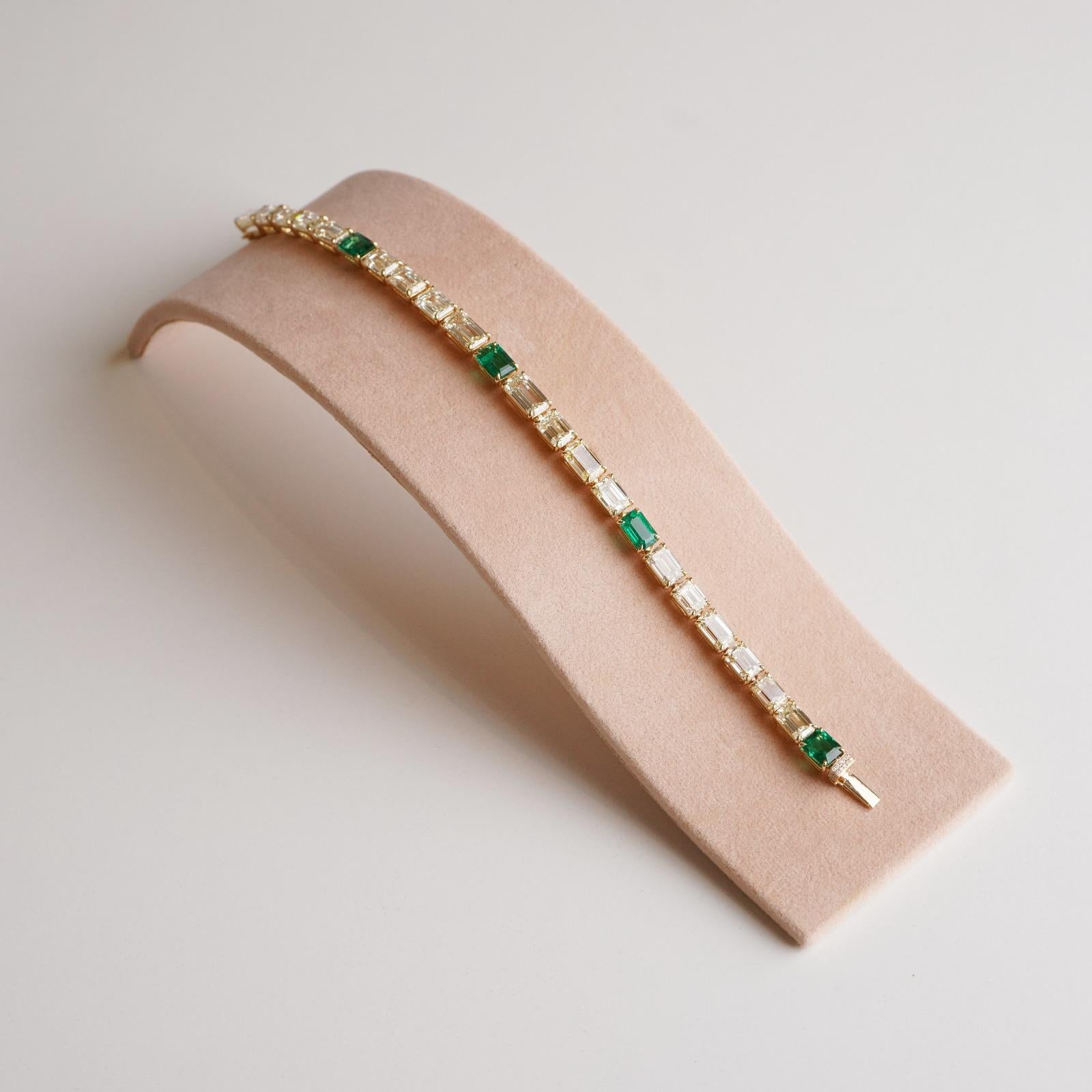 Octagon Cut BENJAMIN FINE JEWELRY 3.47 cts Emerald with Diamond 18K Bracelet For Sale