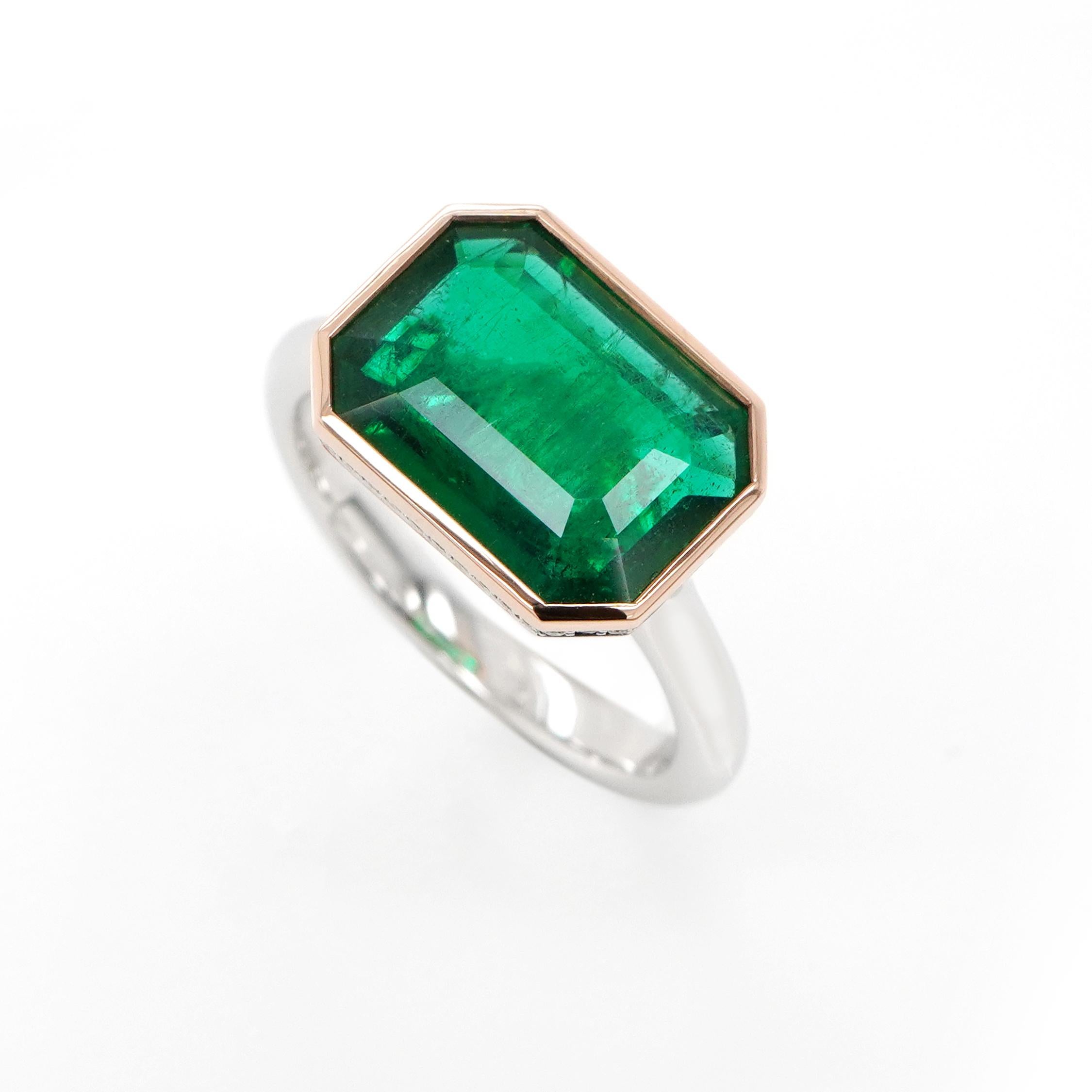 Modern BENJAMIN FINE JEWELRY 3.67 cts Emerald 18K Ring For Sale