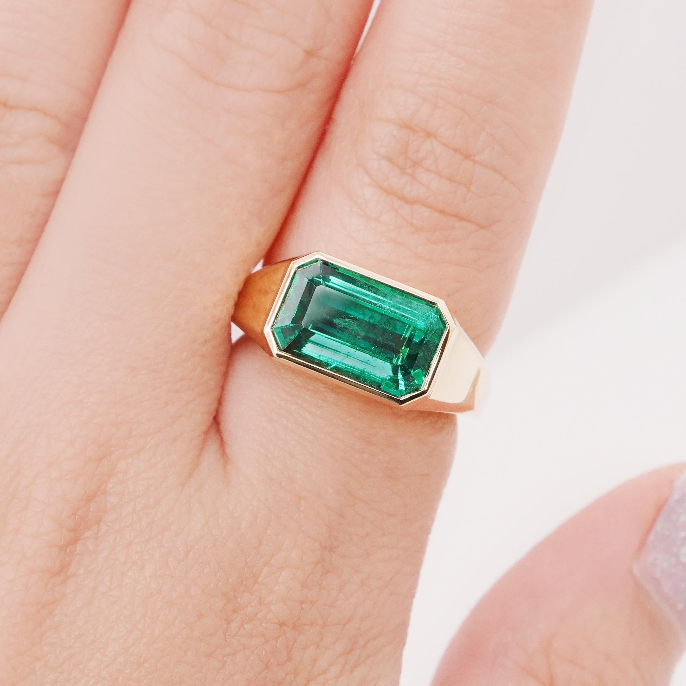 Octagon Cut BENJAMIN FINE JEWELRY 3.89 cts Octagon Emerald 18K Ring For Sale
