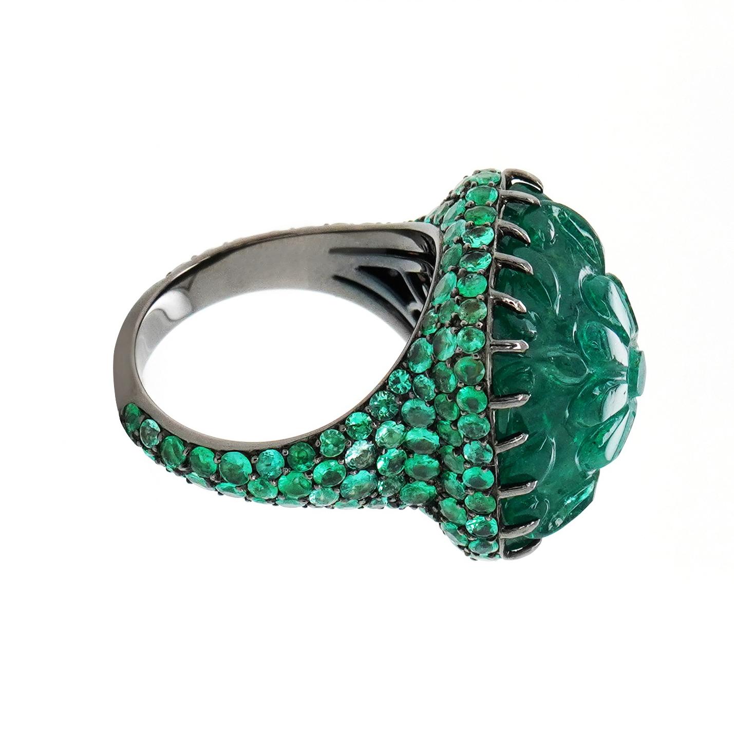 Modern BENJAMIN FINE JEWELRY 4.26 cts Colombian Emerald 18K Ring For Sale