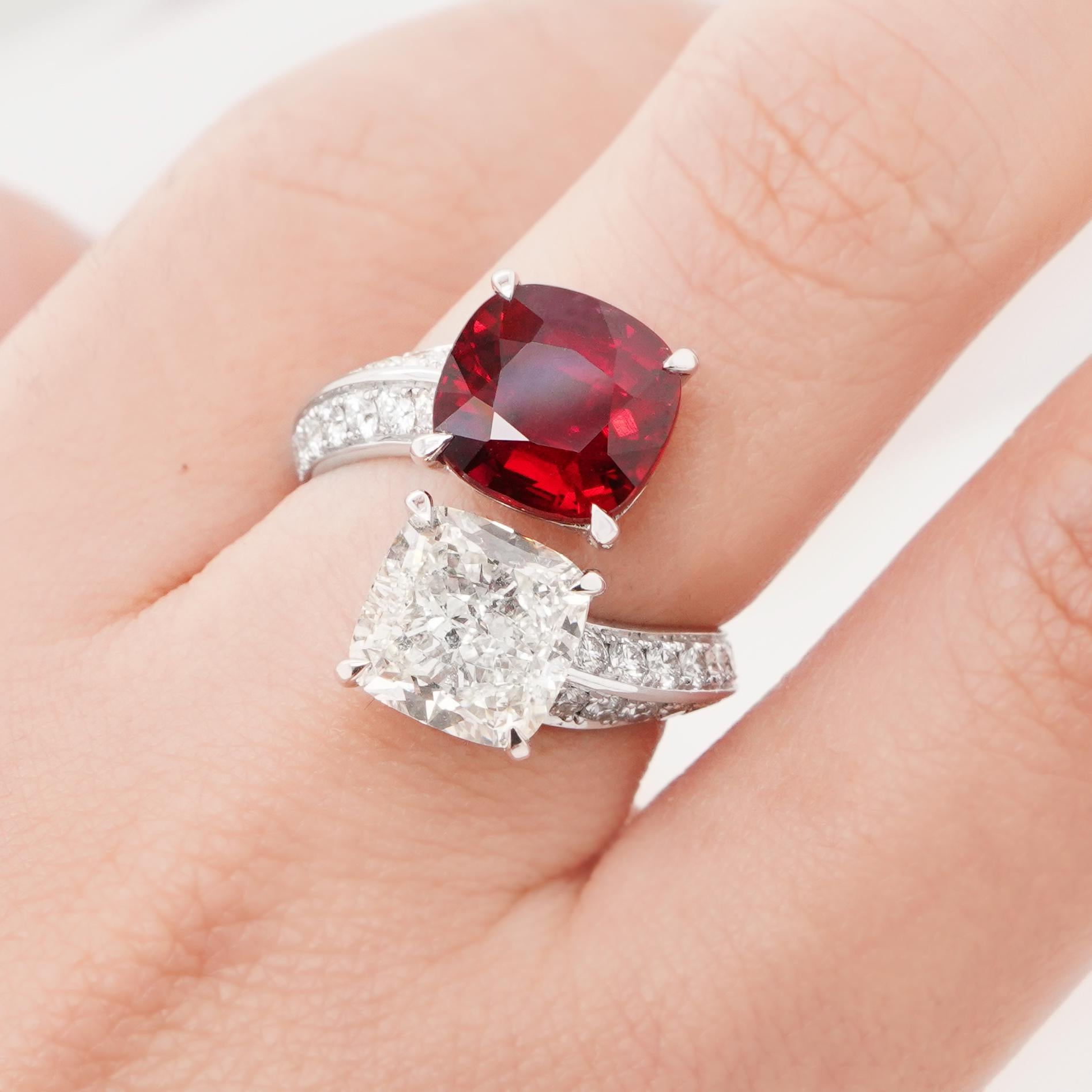 Modern BENJAMIN FINE JEWELRY 5.07 / 3.51 cts Ruby with Diamond 18K Ring For Sale