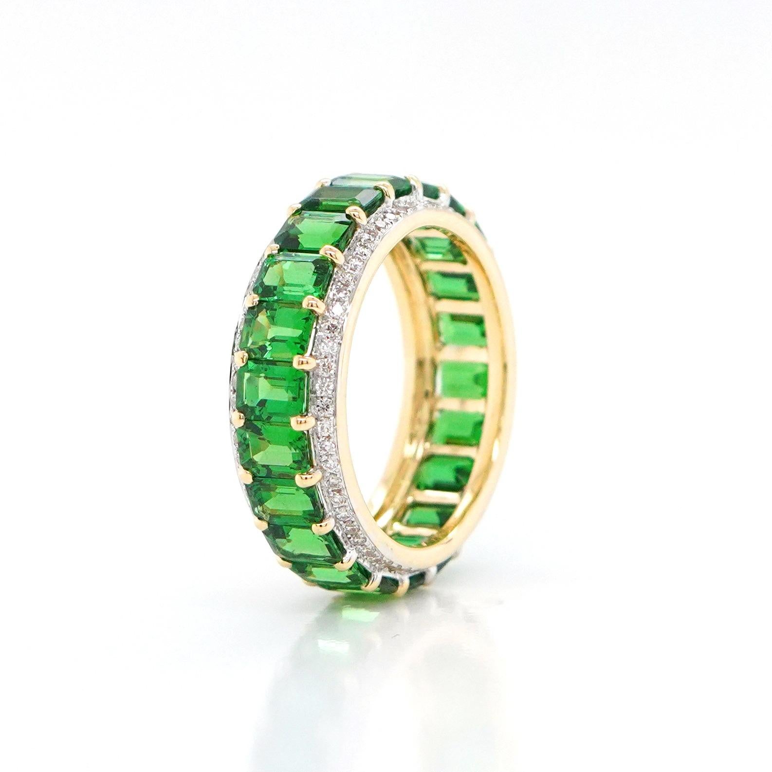 Modern BENJAMIN FINE JEWELRY 5.38 cts Octagon Tsavorite 18K Eternity Band Ring For Sale