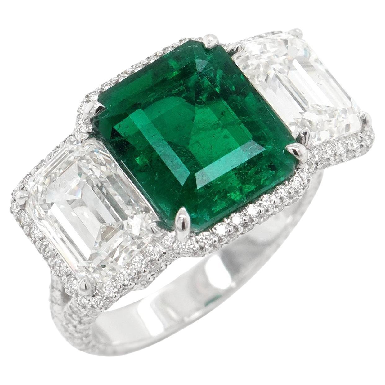 BENJAMIN FINE JEWELRY 5.45 cts Emerald with Diamond 18K Ring For Sale