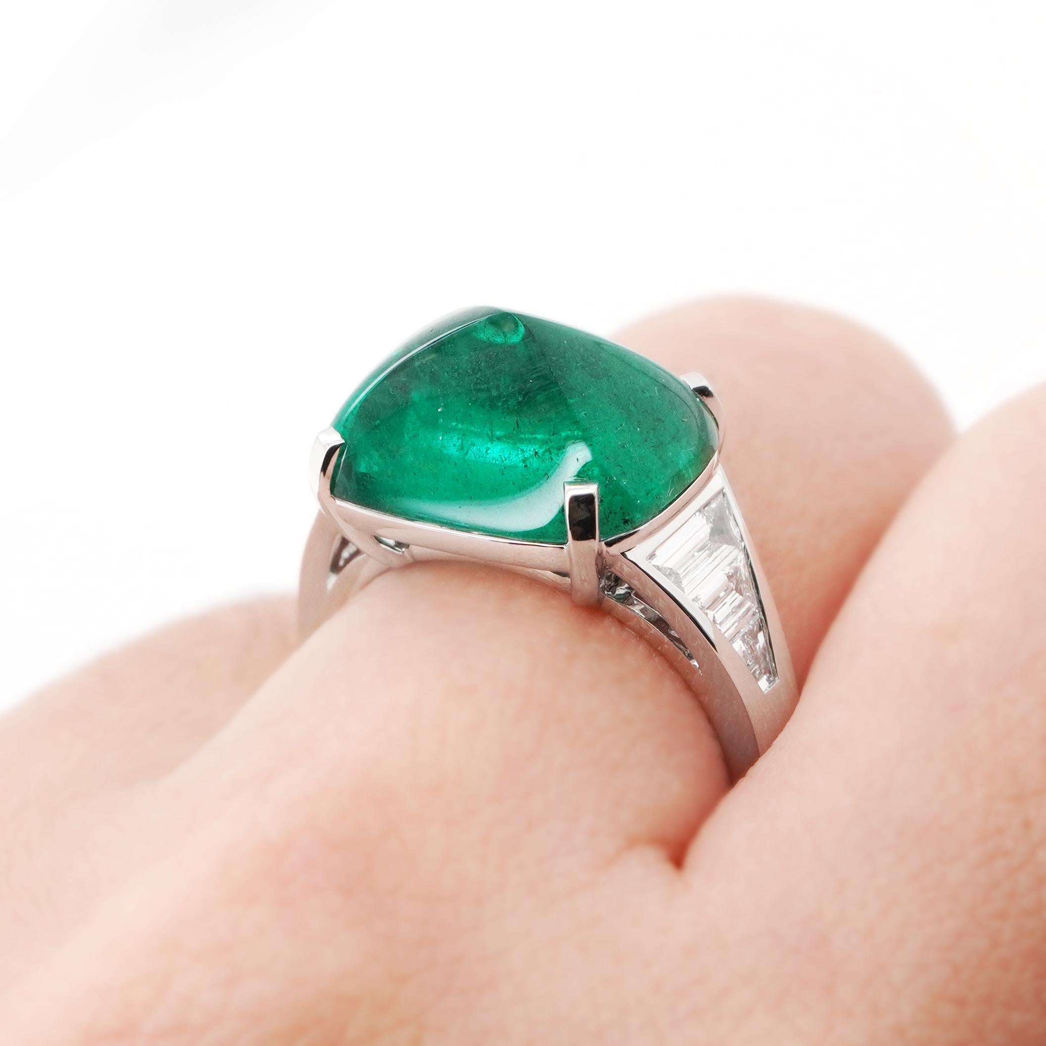BENJAMIN FINE JEWELRY 7.09 cts Emerald with Diamond 18K Ring In New Condition For Sale In New York, NY