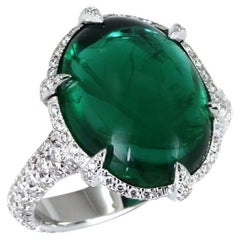 BENJAMIN FINE JEWELRY 8.91 cts Emerald with Diamond Pavée 18K Ring