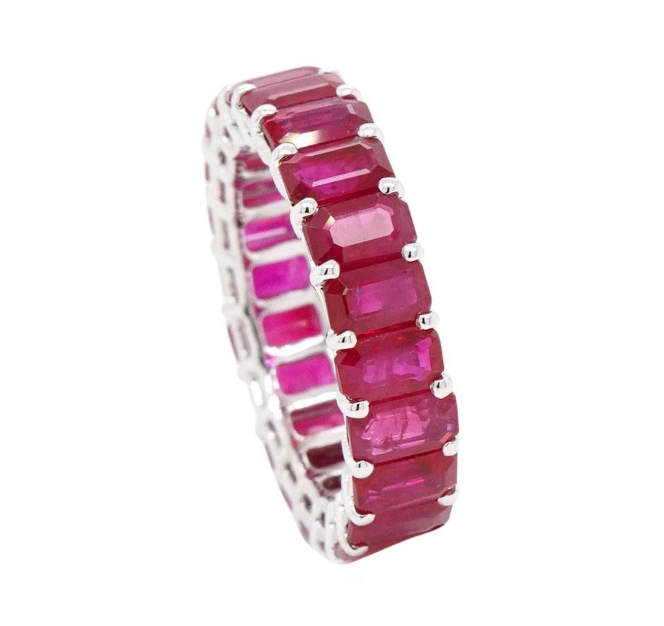 Taille octogone BENJAMIN FINE JEWELRY, bague d'éternité 18 carats avec rubis octogonal 9,02 carats en vente