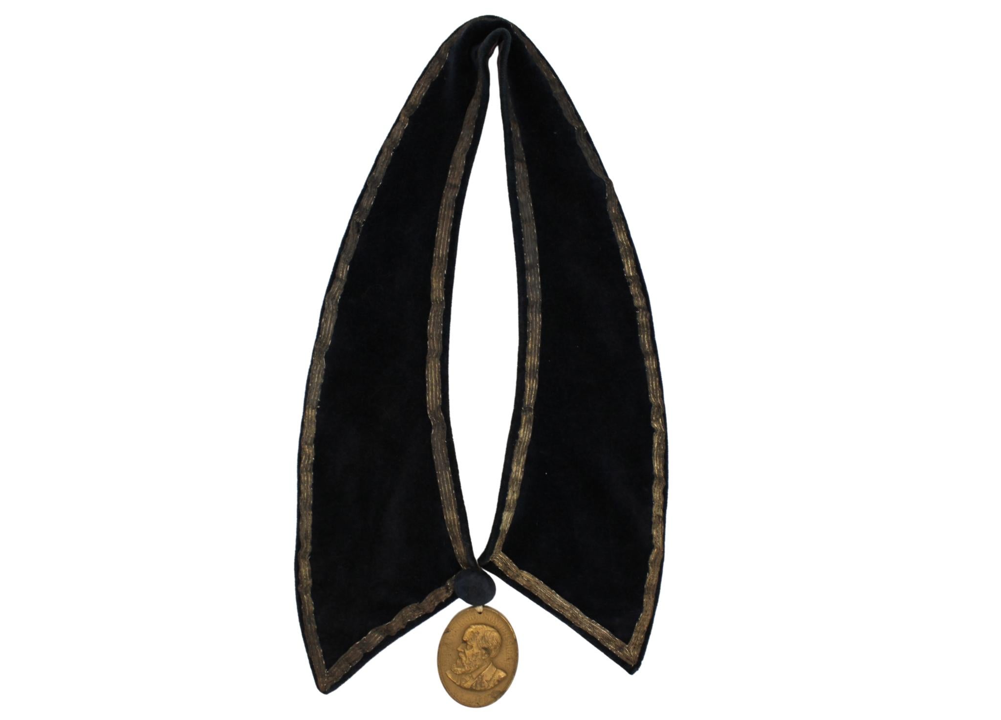 Benjamin Harrison, médaille de paix indienne sur collier de présentation, 1889 en vente 7