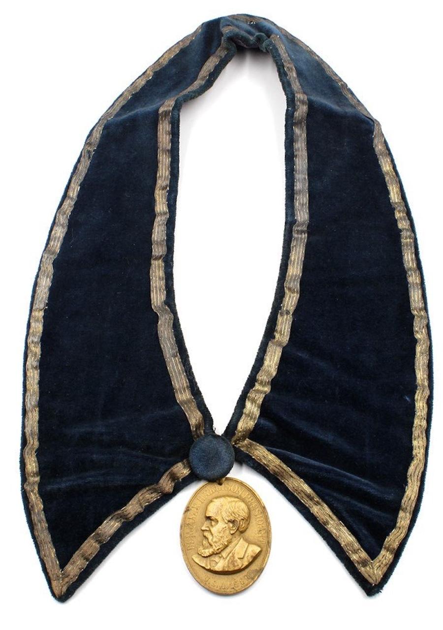 Fin du XIXe siècle Benjamin Harrison, médaille de paix indienne sur collier de présentation, 1889 en vente