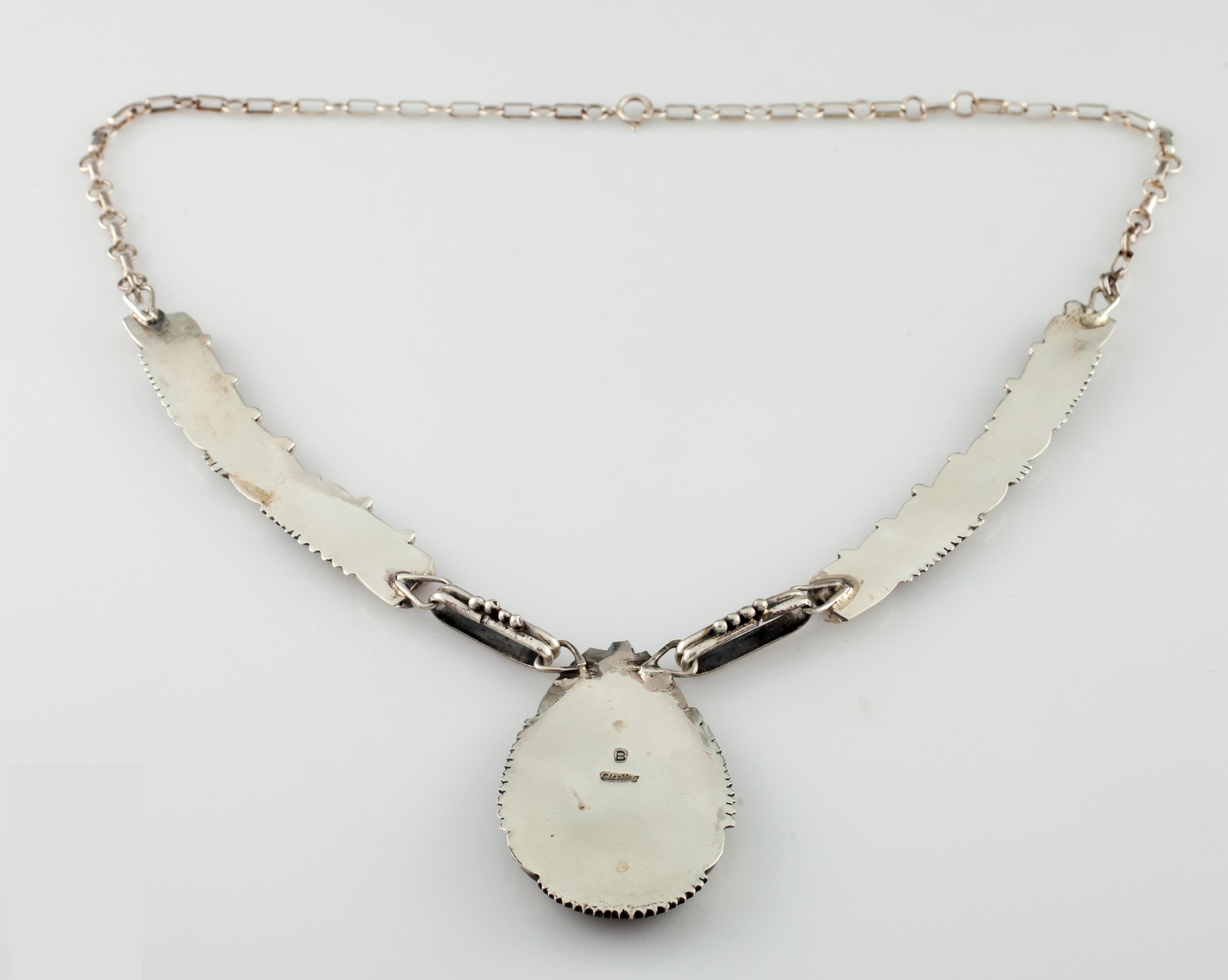 Benjamin Piaso Navajo-Halskette aus Sterlingsilber und Korallen (Cabochon) im Angebot