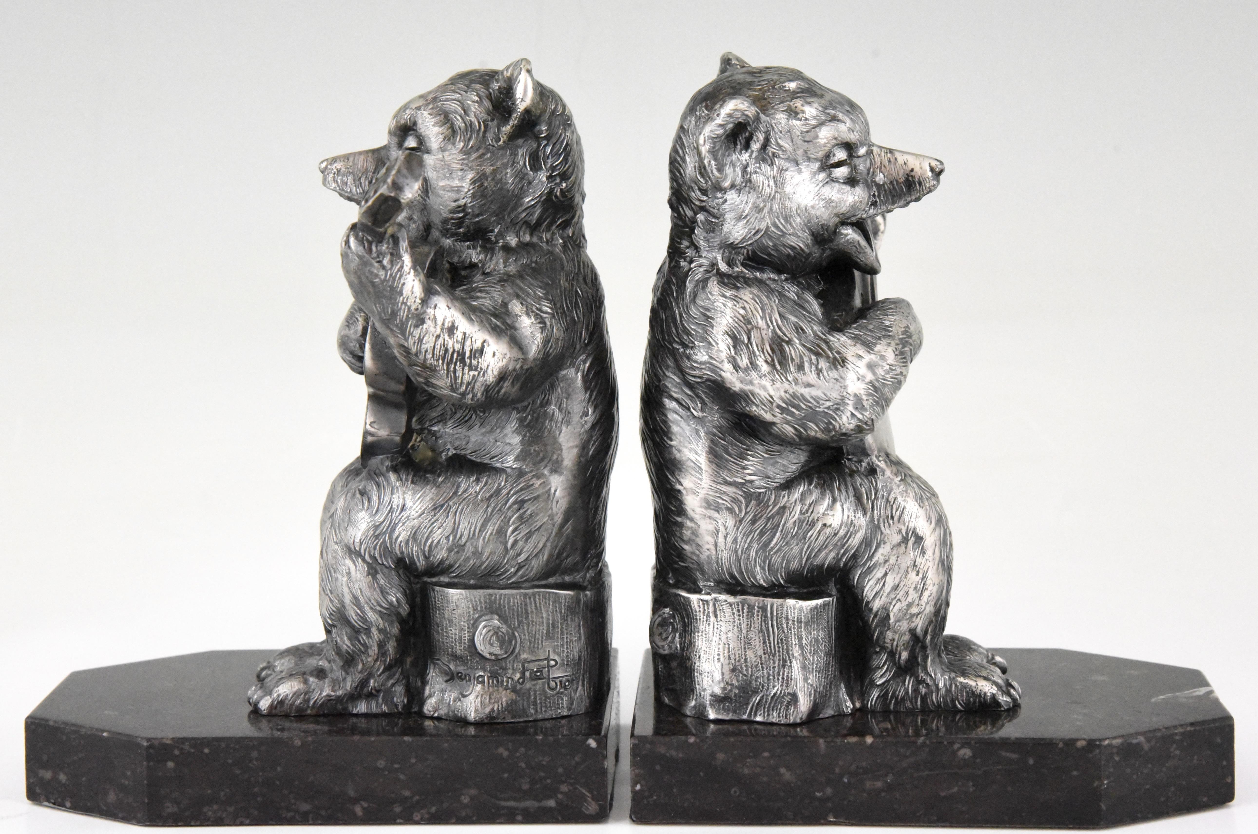 A pair of bookends by Benjamin Rabier with bears guitarists in silvered and patinated Art metal on a black marble base.
Benjamin Rabier (La Roche-sur-Yon, Vendee, December 30, 1864 - Faverolles, October 10, 1939) was a French illustrator, comic